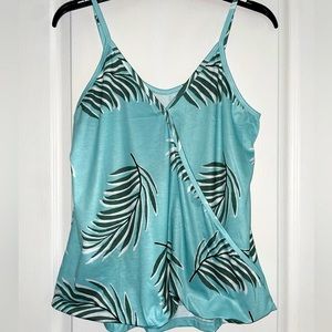 NWOT Unbranded Floral/Leaf Tank Size M